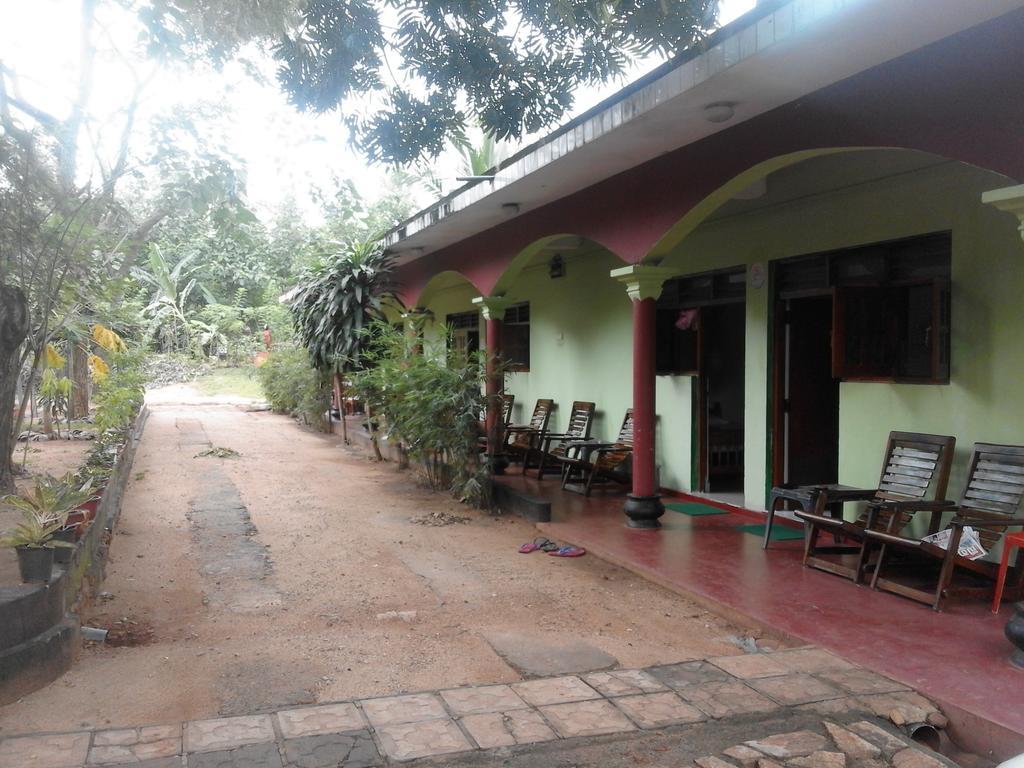 Walawe Park View Hotel Удавалаве Экстерьер фото